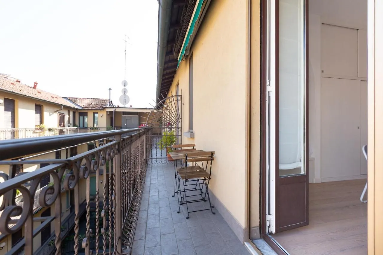 Porta Nuova Bright Studio With Balcony Milano İtalya